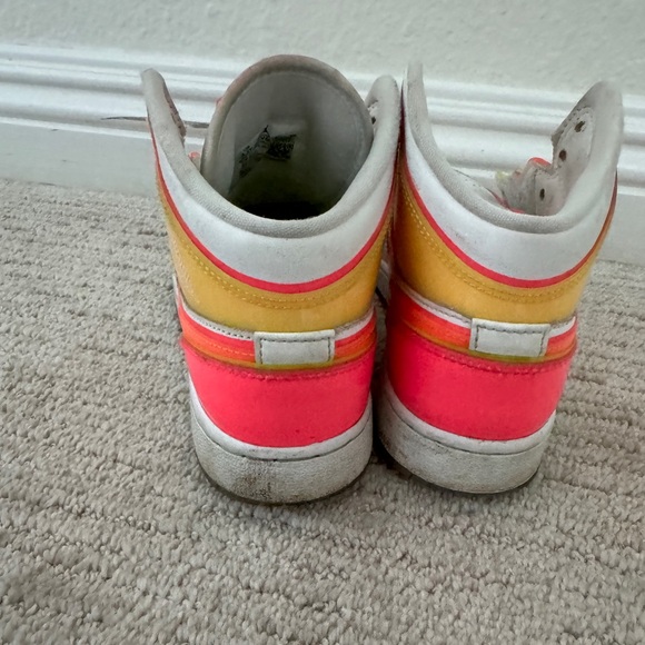 Nike Dunks - Picture 2 of 8